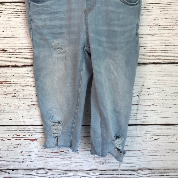 - Forever 21 overall shorts - Picture 2 of 7